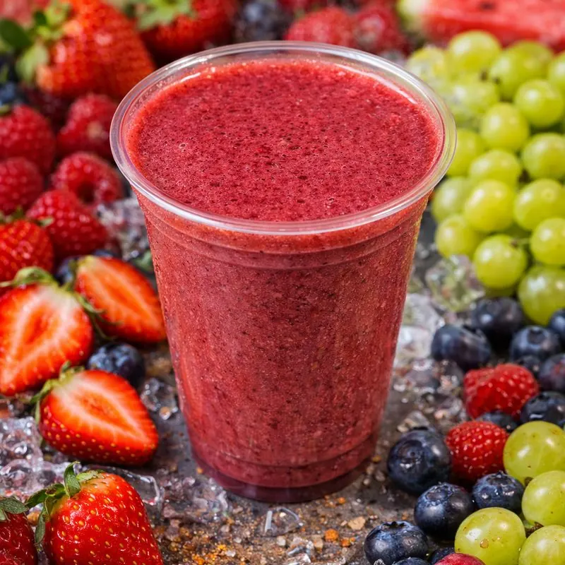 Smoothie de fructe roșii
